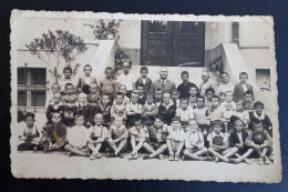 #3      Photo Noir Et Blanc Garçon Fille Photo D’école Photo De Groupe / Boy Girl School Photo Group Photo - Anonyme Personen