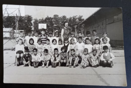 #2    Photo Noir Et Blanc Garçon Fille Photo D’école Photo De Groupe / Boy Girl School Photo Group Photo - Anonyme Personen