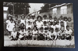 #2    Photo Noir Et Blanc Garçon Fille Photo D’école Photo De Groupe / Boy Girl School Photo Group Photo - Anonymous Persons