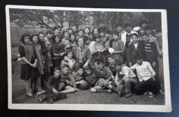 #2    Photo Noir Et Blanc Garçon Fille Photo D’école Photo De Groupe / Boy Girl School Photo Group Photo - Personnes Anonymes