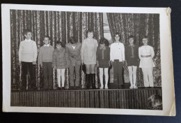 #2    Photo Noir Et Blanc Garçon Fille Photo D’école Photo De Groupe / Boy Girl School Photo Group Photo - Anonymous Persons