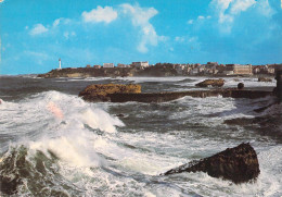 64 - Biarritz - Le Phare Et La Mer Par Gros Temps - Biarritz