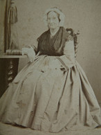 Photo CDV Amédée Denisse à Paris - Vieille Femme, Mme Imbert De St Mesnmin, Coiffe, Second Empire Ca 1865  L448 - Old (before 1900)