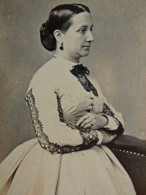 Photo CDV Herbert à Beauvais - Femme, Mme Portier, Joli Portrait Trois Quart, Second Empire Ca 1865  L448 - Anciennes (Av. 1900)