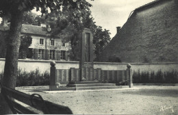 CPA   N° 39 - NEUFCHATEAU - MONUMENT AUX MORTS 1939-1945 - Neufchateau