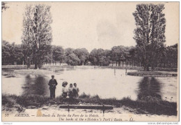 CPA  80 - AMIENS - Les Bords Du Bassin De La Hotoié - Amiens