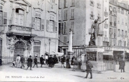 83  TOULON   LE CARRE DU PORT - Toulon