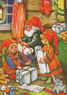 PÈRE NOËL ENFANT NOËL Fêtes Voeux Vintage Carte Postale CPSM #PAK288.A - Santa Claus