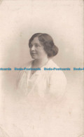 R139253 Woman. Old Photography. Postcard - Wereld