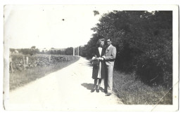 Photo  - Veneux Les Sablons-  Couple - Au Loin Un Pont - Orte