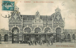 59 - Cambrai - La Gare Da Nord (vue De Face) - Animée - Etat Carte Qui Commence à Se Décoller - CPA - Voir Scans Recto-V - Cambrai
