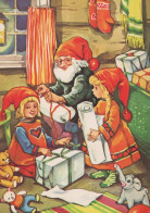 PAPÁ NOEL NIÑO NAVIDAD Fiesta Vintage Tarjeta Postal CPSM #PAK290.ES - Santa Claus