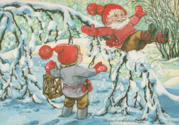 Bonne Année Noël GNOME Vintage Carte Postale CPSM #PAW410.FR - Nieuwjaar