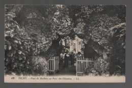 CPA - 03 - N°137 - Vichy - Pont De Rochers Au Parc Des Célestins - Circulée En 1924 - Vichy