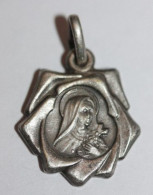 Pendentif Médaille Religieuse Rose "Sainte Thérèse De L'Enfant Jésus - Lisieux" Religious Medal - Religion & Esotericism