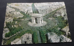 Paris, En Avion - La Place Et L'Arc De Triomphe De L'Etoile.  A Droite, L'Avenue Des Champs Elysées - Ed. D'Art "GUY" - Mehransichten, Panoramakarten