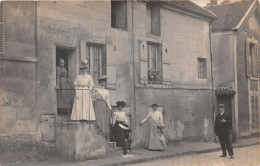 95-ANDILLY- CARTE-PHOTO- FAMILLE DEVANT UNE MAISON - Autres & Non Classés