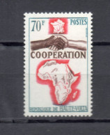 HAUTE VOLTA  N° 136     NEUF SANS CHARNIERE  COTE 1.40€    COOPERATION AVEC LA FRANCE - Upper Volta (1958-1984)