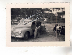 PHOTO VOITURE ANCIENNE PEUGEOT 203 AU CAMPING - Automobile