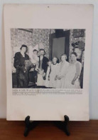 Reine ASTRID - 1935 - COURTRAI - Chez Une Famille De Travailleurs - LARGE Photo:37 X 28 Cm - Otros & Sin Clasificación