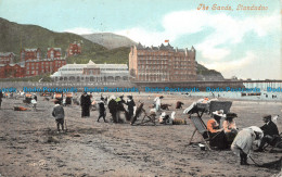 R140888 The Sands. Llandudno. Valentines Series. 1906 - Monde