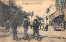 29-CONCARNEAU- PLACE DE LA MAIRIE A L'ARRIERE PLAN LE BUREAU DES POSTES ET TELEGRAPGES - Concarneau