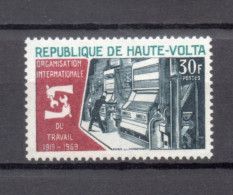 HAUTE VOLTA  N° 196      NEUF SANS CHARNIERE  COTE 1.00€     TRAVAIL OIT - Alto Volta (1958-1984)