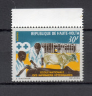 HAUTE VOLTA  N° 223      NEUF SANS CHARNIERE  COTE 1.20€     INFIRMIER VETERINAIRE - Obervolta (1958-1984)