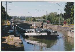 CPM - 78 - BOUGIVAL - Marinier Sur Le Pont De Son Bateau Au Passage De L'écluse  - 30/05/2021 - (péniche ROCK) - Bougival