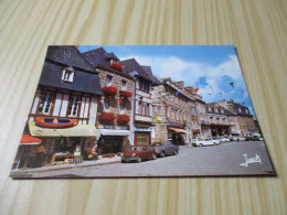 Paimpol (22).Vieilles Maisons De La Place Du Martray - Carte Animée Avec Commerces. - Paimpol