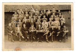 71  GUEUGNON  PHOTO  GROUPE  CLASSE  1957  ETAT VOIR LES 2 SCANS.  17  X  11 - Gueugnon