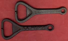 ** LOT  2  DECAPSULEURS  LA  MEUSE ** - Bottle Openers