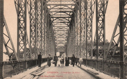 Liverdun Pittoresque (Meurthe-et-Moselle) L'Intérieur Du Pont - Edition Bazar Lorrain - Carte Animée Non Circulée - Liverdun