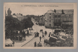 CPA - 86 - N°23 - Chauvigny - Le Marché - Arrivée Route De Poitiers - Animée - Circulée - Chauvigny