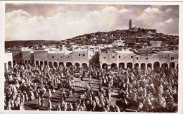 Algerie - GHARDAIA - Sur La Place Du Marché - Ghardaïa