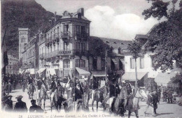 31 - Haute Garonne -  LUCHON -  L'avenue Carnot - Les Guides A Cheval En Grande Tenue - Luchon