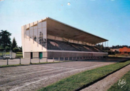 32 - Gers - AUCH - La Tribune Du Stade Municipal - Au Fond Le Fronton - Auch