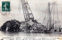 83 - TOULON - Catastrophe Du Cuirassé  "LIBERTE"  - Le Renflouement - Militaria - Toulon