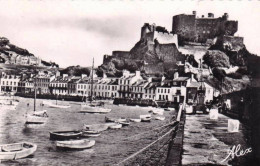 U.K -  JERSEY -  Le Quai D'accostage Au Port De Gorey - Autres & Non Classés