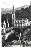 Lourdes La Basilique - Lourdes