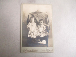 PHOTOGRAPHIE SAMARITAINE  PHOTO CABINET CDV PORTRAIT BEBE - Anonieme Personen