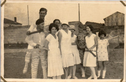 CP Carte Photo D'époque Photographie Vintage Groupe Mode Tennis  - Couples