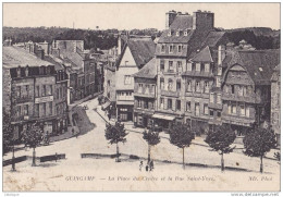 CPA 22 - GUINGAMP - La Place Du Centre Et La Rue St Yves - Guingamp