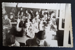 #1     Photo Noir Et Blanc Garçon Fille Photo D’école Photo De Groupe / Boy Girl School Photo Group Photo - Personnes Anonymes