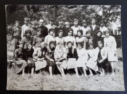 #1     Photo Noir Et Blanc Garçon Fille Photo D’école Photo De Groupe / Boy Girl School Photo Group Photo - Personnes Anonymes