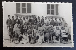 #1     Photo Noir Et Blanc Garçon Fille Photo D’école Photo De Groupe / Boy Girl School Photo Group Photo - Personnes Anonymes