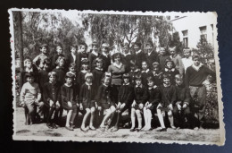 #1     Photo Noir Et Blanc Garçon Fille Photo D’école Photo De Groupe / Boy Girl School Photo Group Photo - Personnes Anonymes