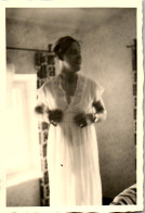 Photographie Photo Vintage Snapshot Amateur Jeune Femme Transparence  - Personnes Anonymes