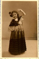 Photographie Photo Vintage Snapshot Amateur Enfant Déguisement Espagnole  - Personas Anónimos