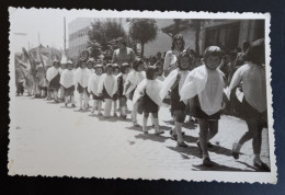 #1     Photo Noir Et Blanc Garçon Fille Photo D’école Photo De Groupe / Boy Girl School Photo Group Photo - Personas Anónimos